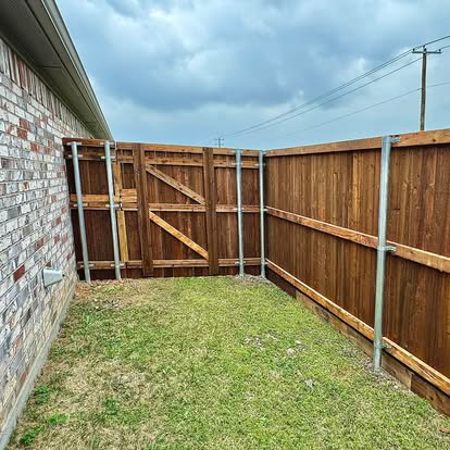 Custom gate and matched privacy fence